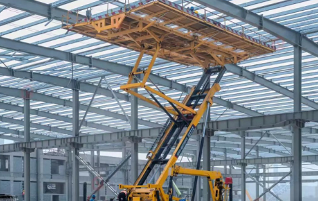 还在为高空作业发愁？升降机的安全超乎想象！